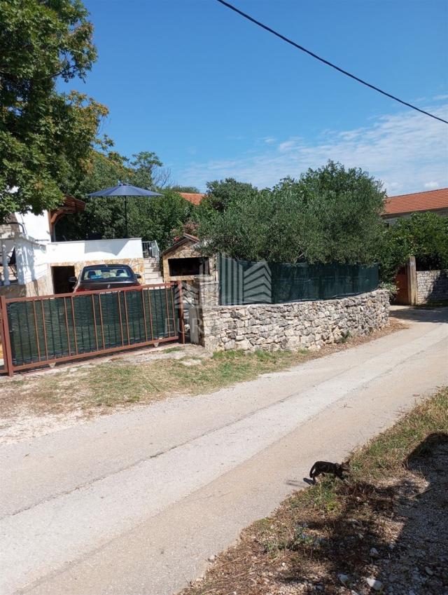 PRIDRAGA, Novigrad, kuća s bazenom 122m2