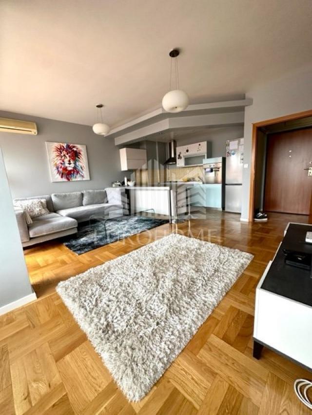 PENTHOUSE-Trakoščanska ulica 91. 5 NKP +garaža