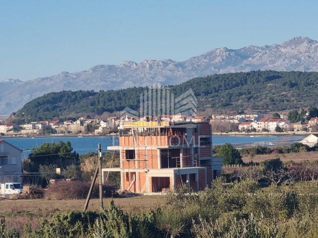 Haus Ljubač, Ražanac, 270m2