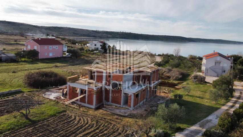 Haus Ljubač, Ražanac, 270m2