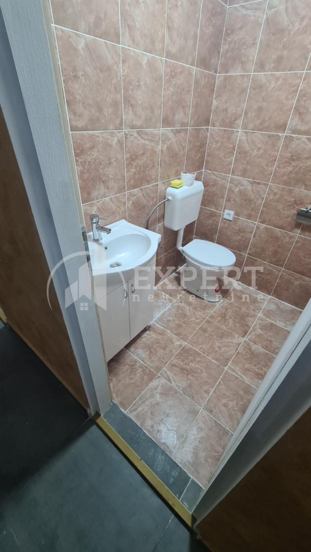 Izdaje se poslovni prostor 210m2!