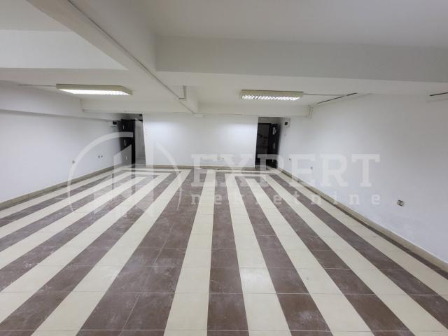 Izdaje se poslovni prostor u centru Pirota, 150m2