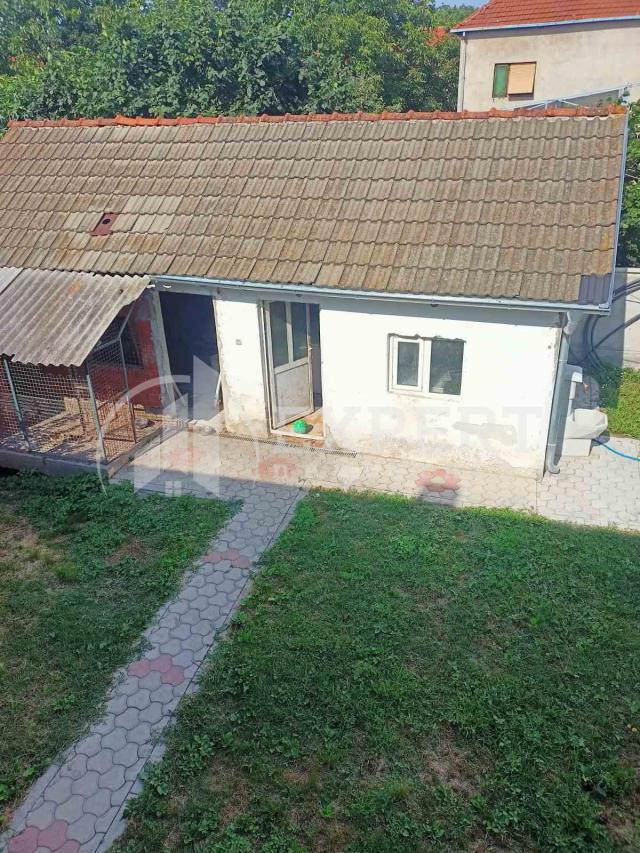 Pasi Poljana, Kuća 250m2, Plac 946m2