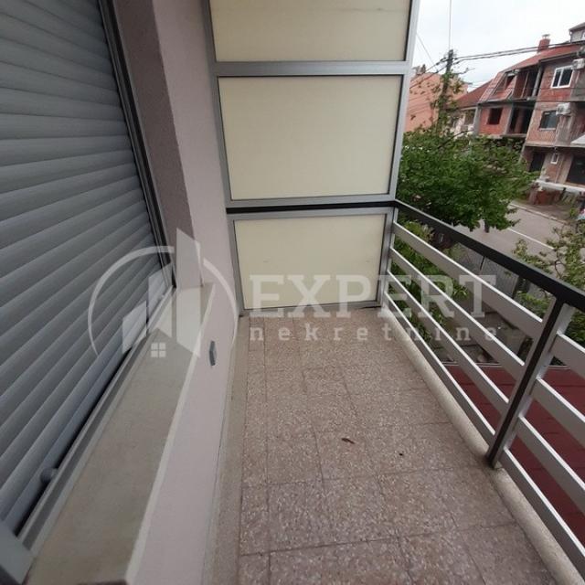 Lux porodična kuća, 250m2, plac 211m2, Donja Vrežina