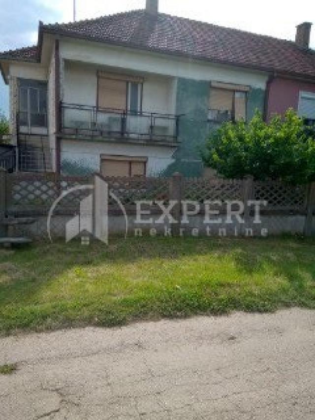 Stambeno poslovni prostor, Vrtište, 380m2, 32a placa