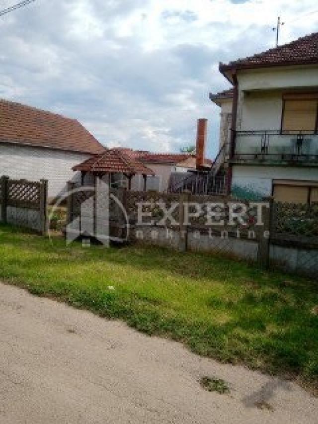 Stambeno poslovni prostor, Vrtište, 380m2, 32a placa