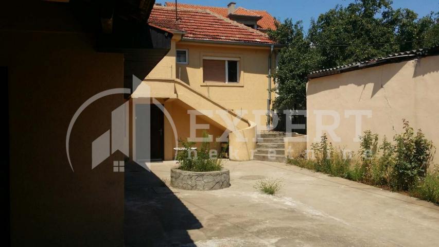 Apartmanska kuća  311m2, 5. 24a, Pantelej