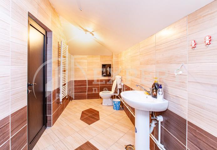 Brzi Brod, poslovni prostor, 430 m2