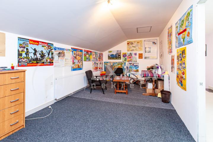 Brzi Brod, poslovni prostor, 430 m2