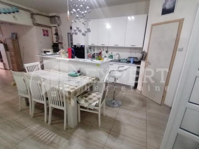 Kuća sa lokalom, top lokacija, centar, Katićeva, 284m2, plac 215m2