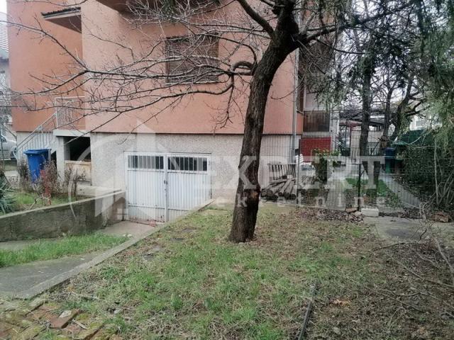 Odlična porodična kuća, 180m2, plac 1. 92ara, Duvanište