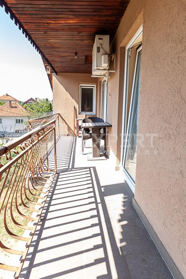 KUĆA NA BUBNJU, kod hotela Tami Residence, dvorište 118m2, 186m2