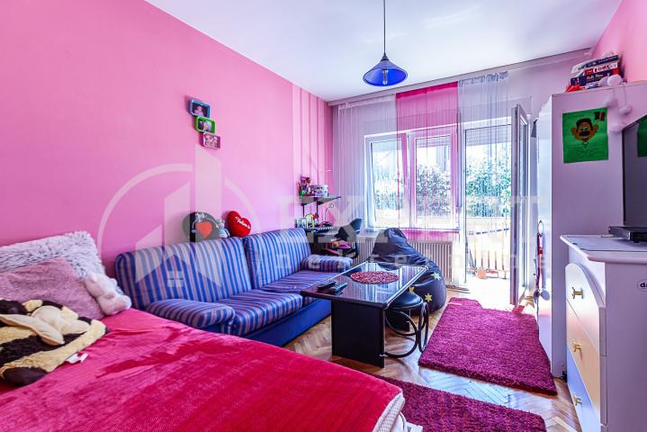 KUĆA NA BUBNJU, kod hotela Tami Residence, dvorište 118m2, 186m2