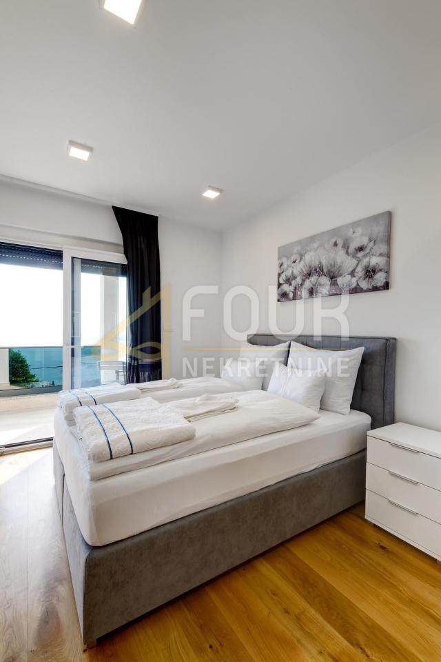 Flat Dramalj, Crikvenica, 202,41m2