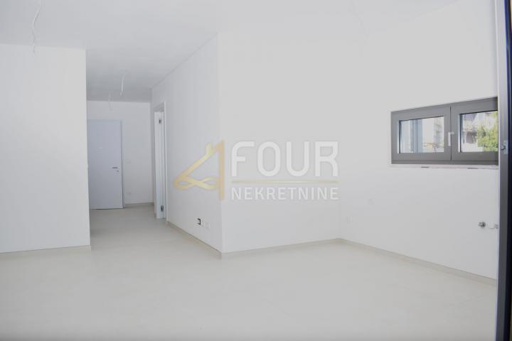 Opatija, novogradnja, 2S+DB, 75. 68m2, terasa