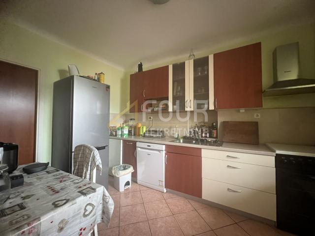 Rijeka, Centar, 73. 20m2, 2s+db