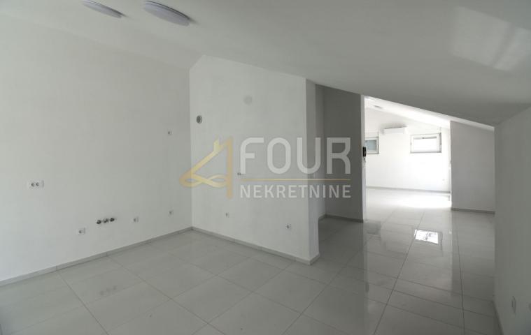 Flat Crikvenica, 109,97m2