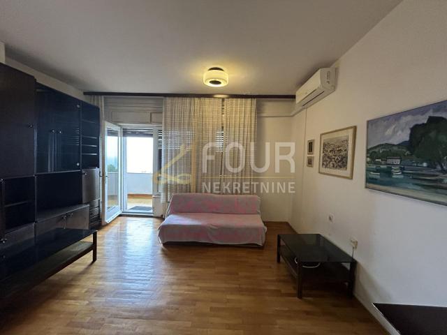 Rijeka, Pećine, 76. 32m2, 2s+db, balkon, pogled na more!