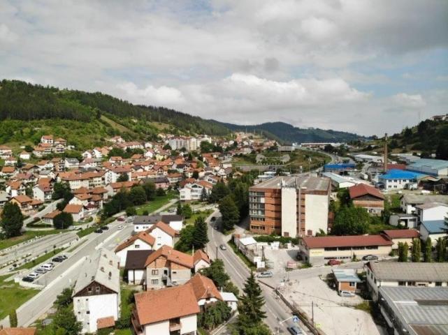 Prodaje se poslovni objekat, 455 m2 sa  zemljištem 1182 m2, Nova Varoš