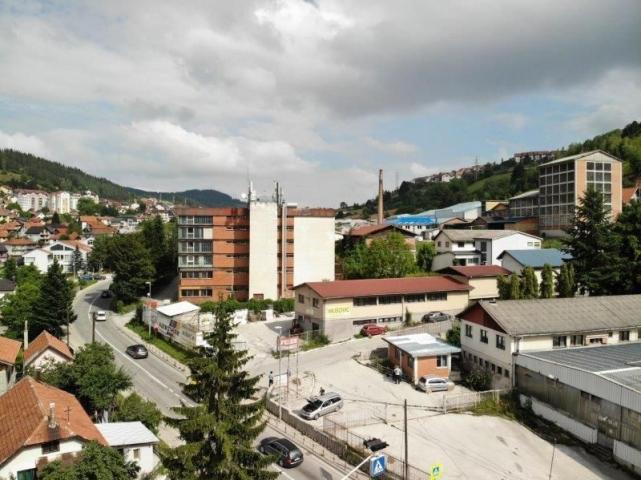 Prodaje se poslovni objekat, 455 m2 sa  zemljištem 1182 m2, Nova Varoš