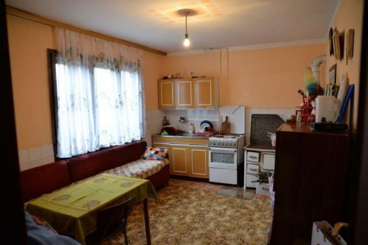 Prodaje se kuća, 180 m2, ul. Rada Drobnjaka, Prijepolje