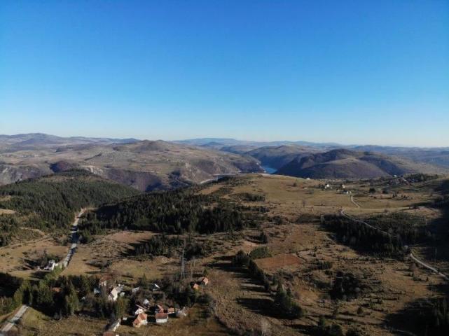 Prodaje se građevinsko  zemljište, 6169 m2, Komarani, Nova Varoš