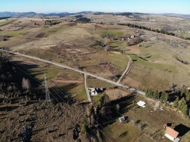 Prodaje se poljoprivredno zemljište 826 m2, Komarani, Nova Varoš