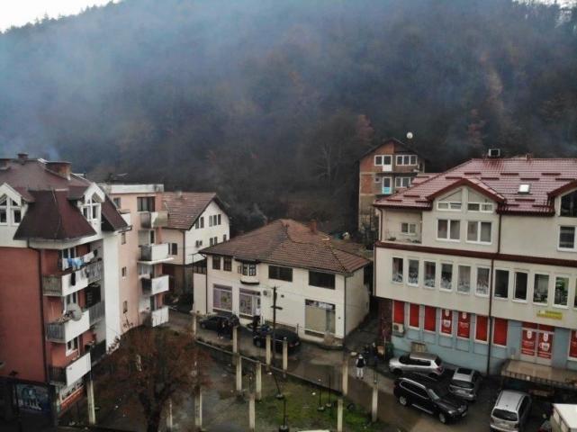 Prodaje se starija kuća sa lokalom, ul. Svetomira Pejovića 4, Prijepolje