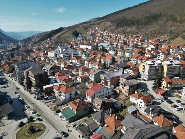 Prodaje se poslovni objekat 510 m2, ul. Svetog Save 16, Nova Varoš