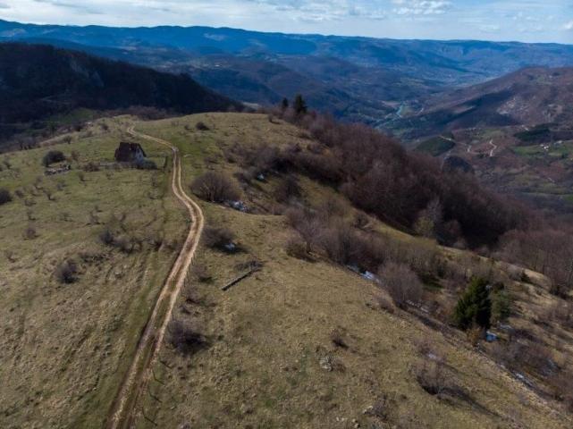 Prodaje se poljoprivredno i šumsko zemljište, 7. 71 ha, Sopotnica, Prijepolje