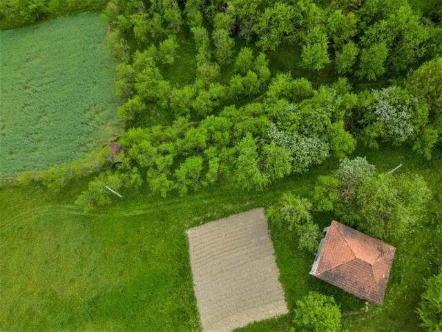 Prodaje se seosko domaćinstvo sa 64 ara zemlje, Dušmanići, Prijepolje