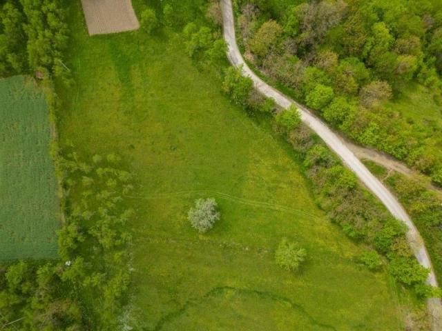 Prodaje se seosko domaćinstvo sa 64 ara zemlje, Dušmanići, Prijepolje