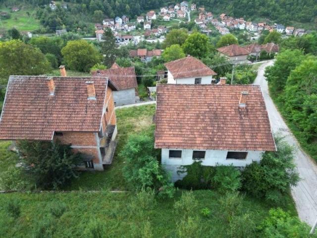 Prodaju se 2 kuće 280 i 270 m2, Peselja, Prijepolje