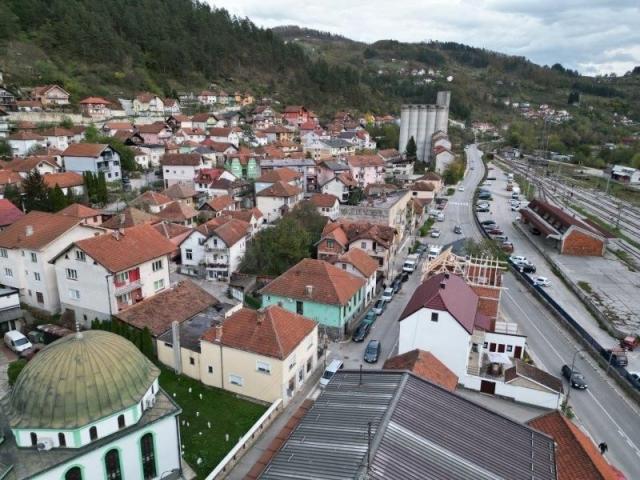 Prodaje se kuća sa 2 lokala 281 m2, ul. 12. januara 17a, Priboj