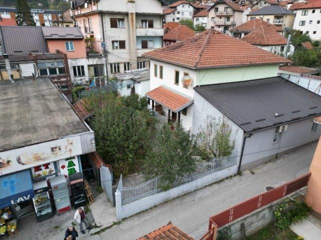 Prodaje se kuća sa 2 lokala 281 m2, ul. 12. januara 17a, Priboj