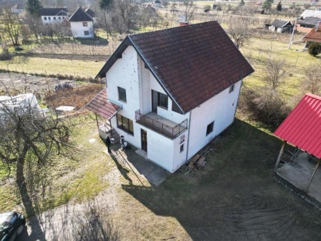 Prodaje se kuća 185 m2, Ivanjski put 302, Prijepolje 