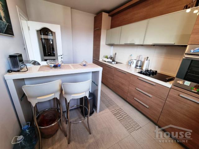 Stan NOVI SAD, LIPOV GAJ, kv: 131, € 257500, ID: 1061042