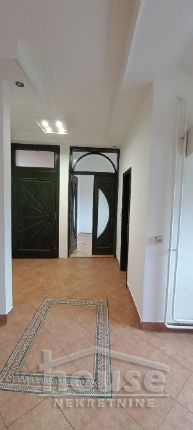 Izdavanje NOVI SAD, CENTAR, kv: 128, € 2000, ID: 9113885