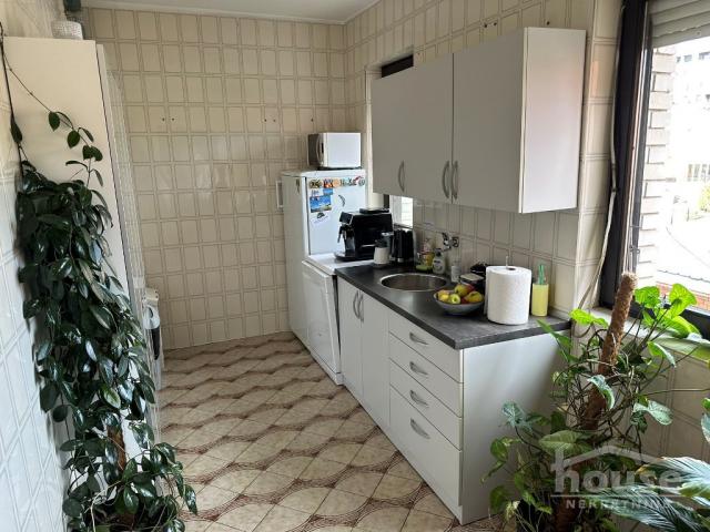 Izdavanje NOVI SAD, ADAMOVIĆEVO NASELJE, kv: 600, € 3600, ID: 9116404