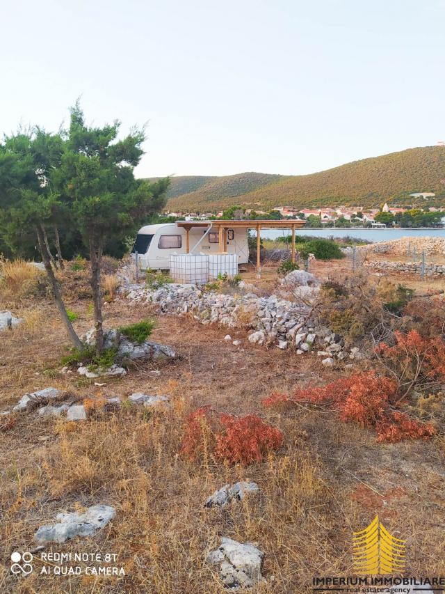 Prodaja, Plac, 5611m2 , Ist