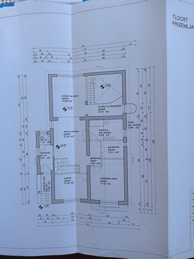 Kuća: Zagreb Vrhovec), 300. 00 m2, na parceli 780 m2 