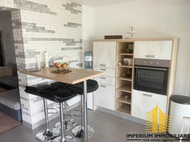 Apartman u prizemlju s 400m2 okućnice, Krk - Malinska, prodaja