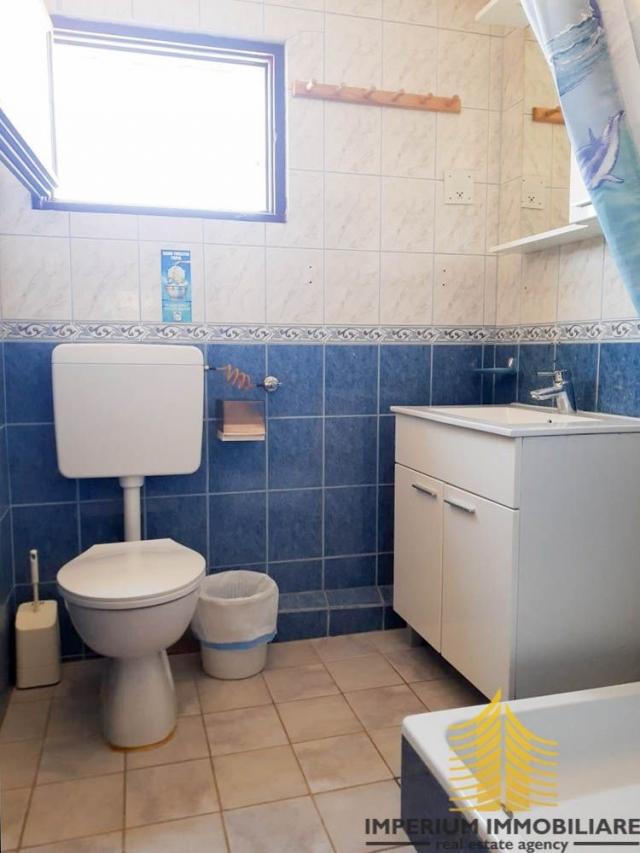 Kuća 180m2, Pag, 5 apartmana 