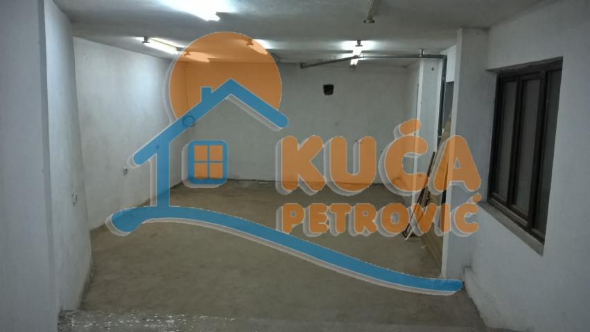 Izdaje se magacinski prostor kod hotela Marica, 80m2!