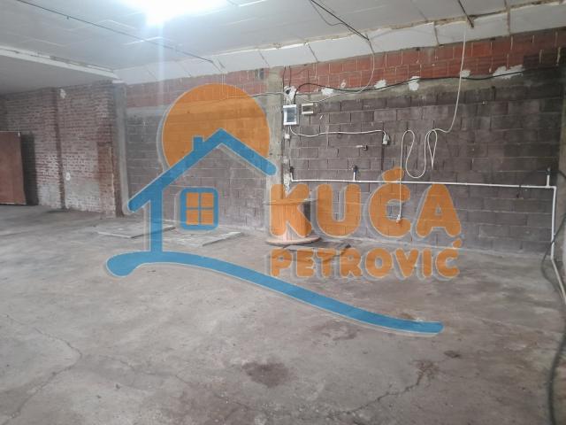 Izdaje se magacin/hala, Donji Matejevac I , 300m2, 500e