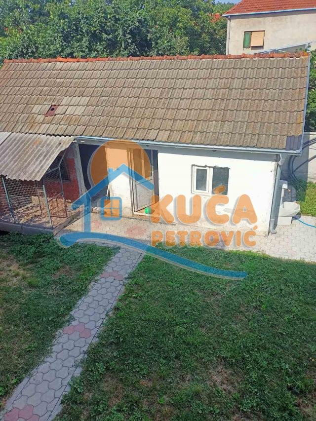 Pasi Poljana, Kuća 250m2, Plac 946m2