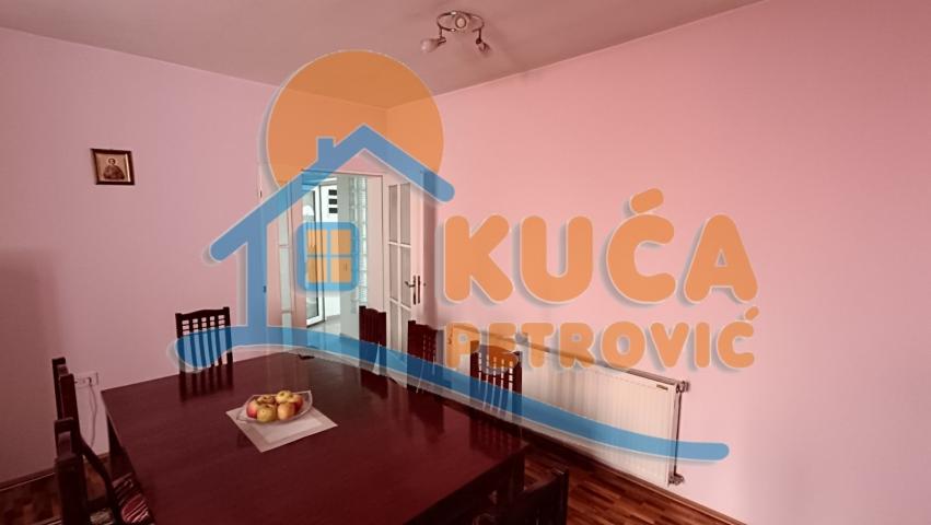 Kuća 200m2, plac 352m2, naselje Hisar