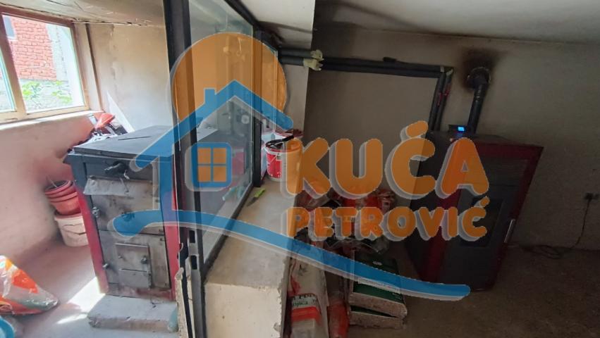 Kuća 200m2, plac 352m2, naselje Hisar