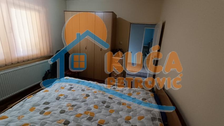 Kuća 200m2, plac 352m2, naselje Hisar