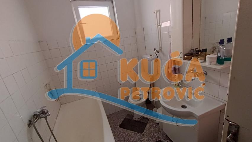 Kuća 200m2, plac 352m2, naselje Hisar